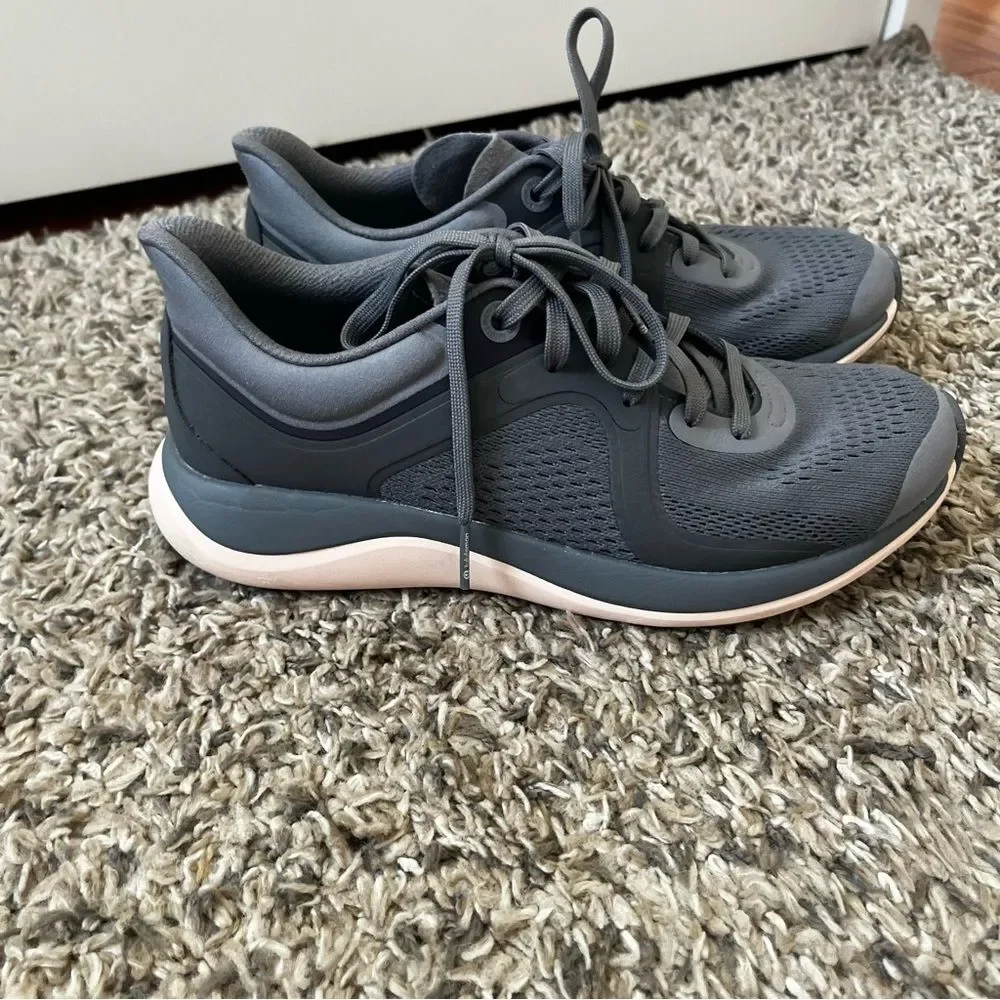 Lululemon grey chargefeel low size 8